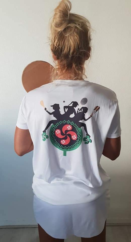 CAMISETA "3 DIVERTIDA NESKA"